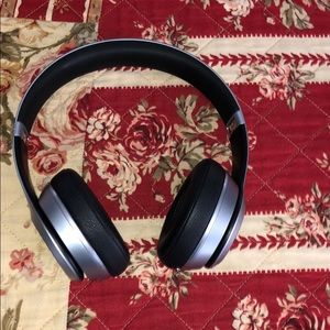 new without box beats never used got airpods